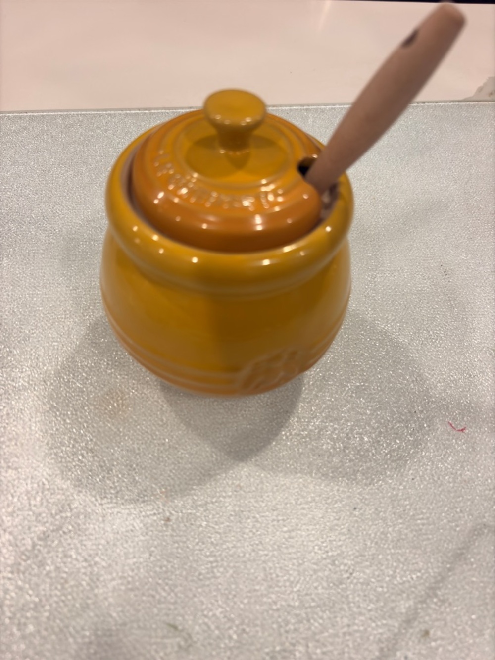 Le Creuset Stonewall Honey Pot with Silicon Dipper - Picture 7 of 10
